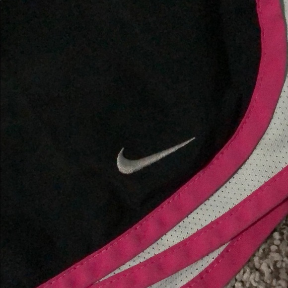 Nike shorts - Picture 2 of 3